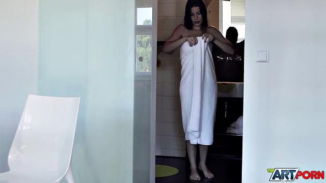 Hot chick in HD glam porn vid