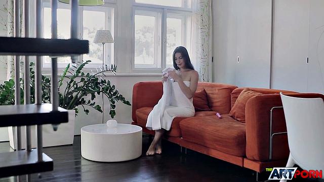 Hot chick in HD glam porn vid