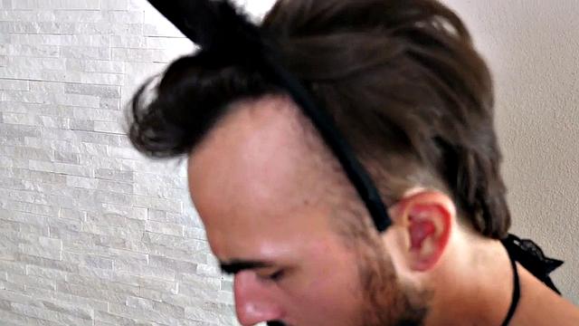 Bi dudes fuck petite bitch in threesome in doggystyle