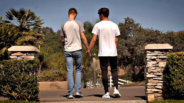 Muscle R.A Fucks Cute Twink - NextDoorTwink