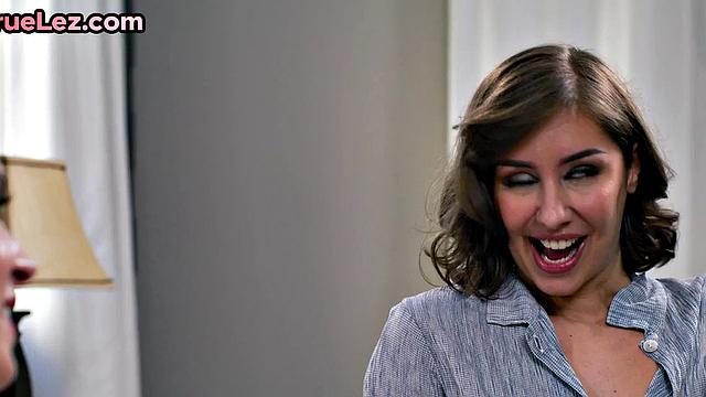 Inked lesbo babe pussyfingering her BFF wet muff