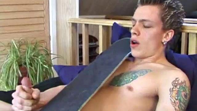 Skater Shane Jacking