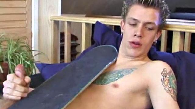 Skater Shane Jacking
