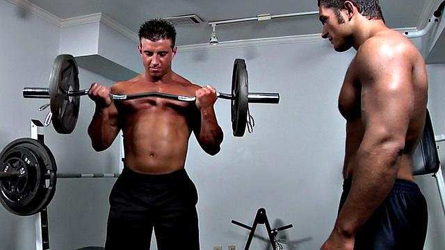 Gay nympho enjoys fucking gym partner in anal hole