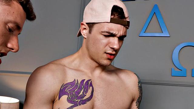 Blindfolded stud gets facial after barebacking orgy