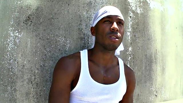 Nubian pulled and fucked outdoor by athletic white jock