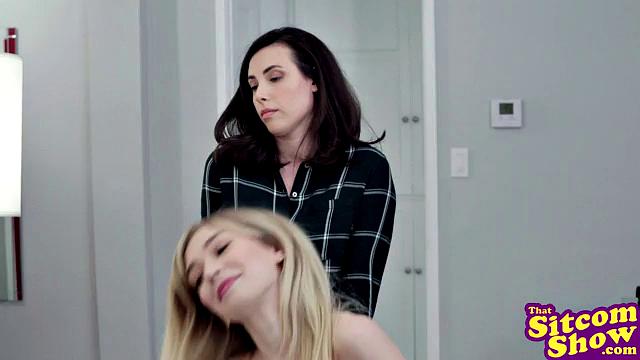 Two Men And An XXX Show - I'm Not Touching Anything - S4:E6