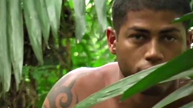 Biker boy Antonio Bello and Samuel Jacques in an oral session when we discover sexy Brazilians behind the bushes. Pretty-boy Samuel is talented in taking cock and filling his Latin ass.