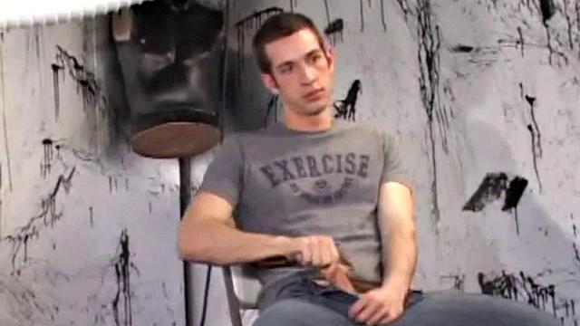 Габриэль Тёрнер достаёт хер и устраивает сольное шоу с размахом