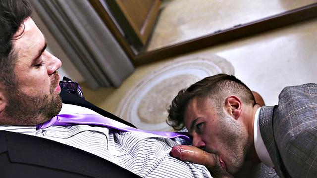 Bearded Hunk Drills Hot Jock - RagingStallion