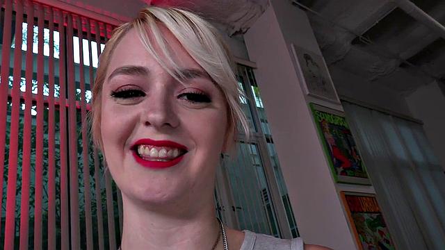 POV grinding GF babe gives HJ instructions after pussytoying