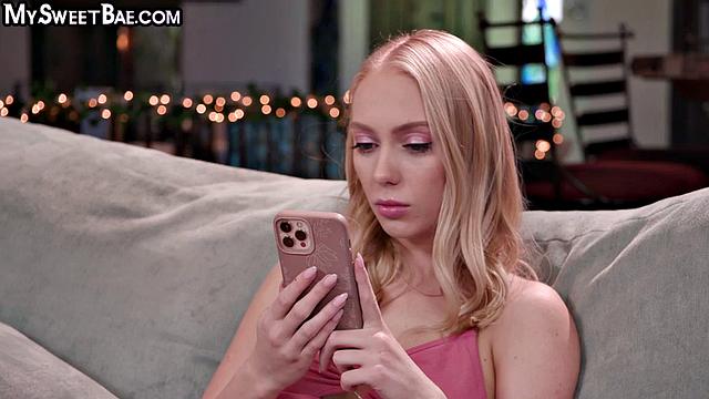 страстная нимфоманка ловит заряд на лицо прямо в машине