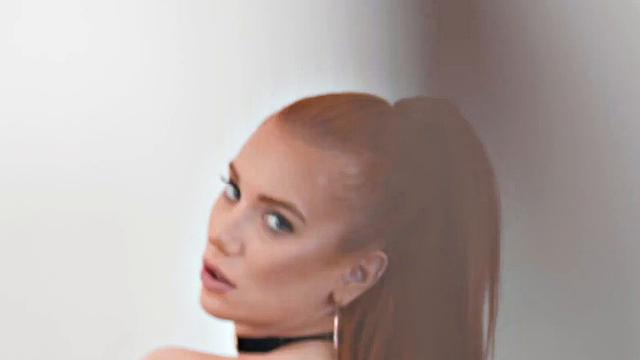 Madison Morgan Spreads Pink Pussy