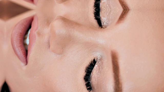 Madison Morgan Spreads Pink Pussy