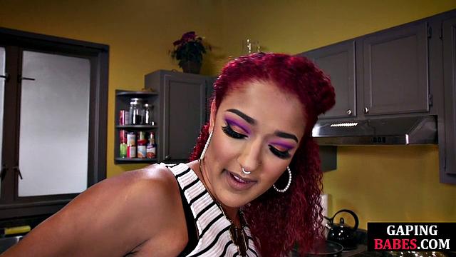 Sexy domina toying bigbooty lesbians