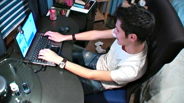 Andy and Niki Jerk Off