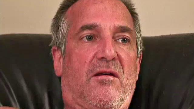 Рик дрочит крепкий член и заливает спермой