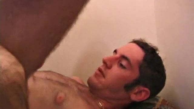 аматор сам сосёт и трахает свой огромный член