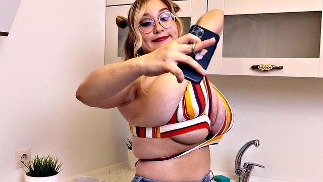 Cheryl Blossom: Wash The Cups