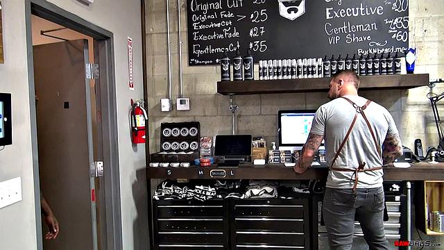 Bareback At The Barbershop - Rocco Steele &amp;amp; Romance Takes It Raw