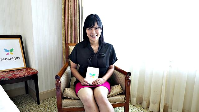 Rei Hoshino is a Japanese married woman looking for fun