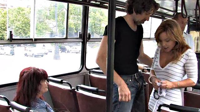 IR public slut 3some outdoor mouth and pussy