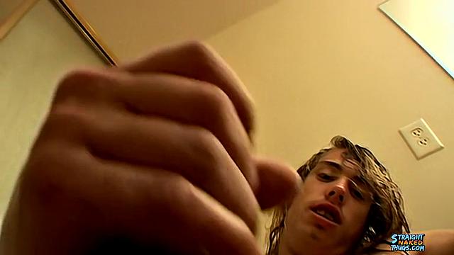 Horny, Naked 19 Year Old Surfer Jacks Off - Damien