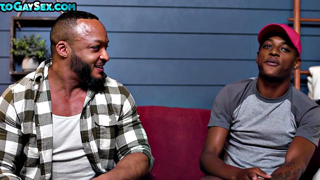 Muscled Black hunk bareback fucks twunk in sex