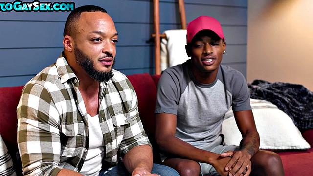 Muscled Black hunk bareback fucks twunk in sex