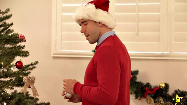 Включай рождественскую оргию с Эллен и её компанией