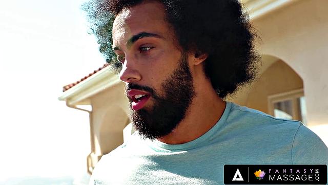 Легкая татуированная Лейси Джейн устраивает масляный нюру-секс с Джеймсом Энджелом прямо в пикапе на улице.