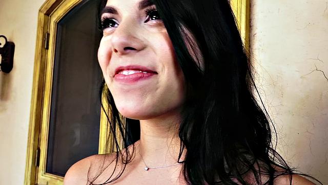 Sexting Latina Makes House Call