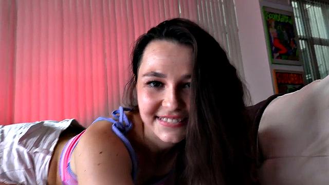 pov: подруга сначала сосёт, потом получает по полной в киску