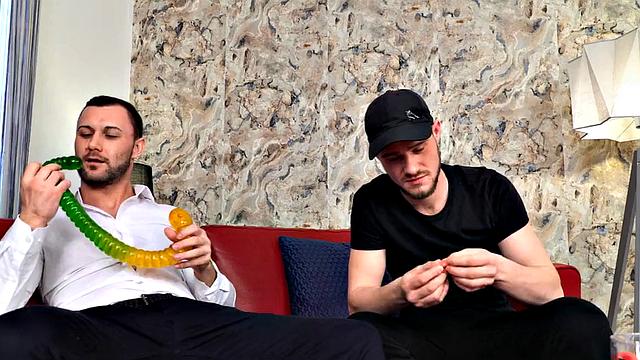 Gay stud enjoys fucking BFF in ass after blowing