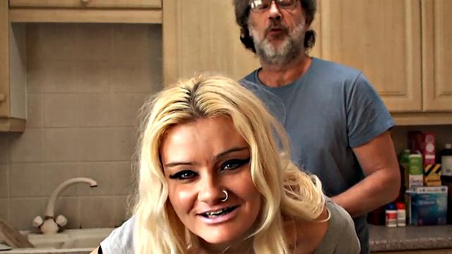 SubSlut Jakki-Louise: Dogging Girl Shoots 1st Porno.