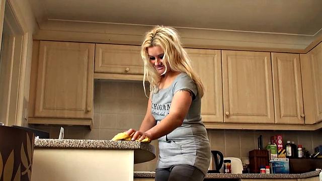 SubSlut Jakki-Louise: Dogging Girl Shoots 1st Porno.