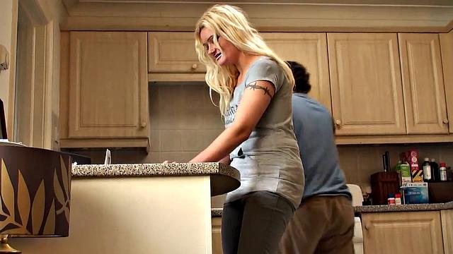 SubSlut Jakki-Louise: Dogging Girl Shoots 1st Porno.