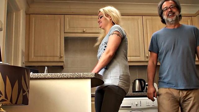 SubSlut Jakki-Louise: Dogging Girl Shoots 1st Porno.