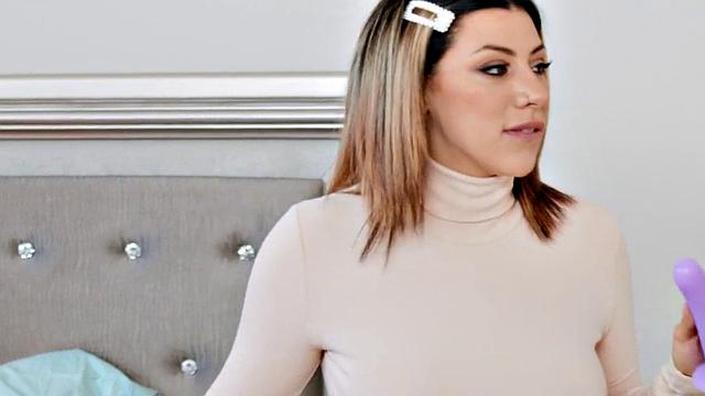 Stepmom with tattoos and curvy body licks her girlfriend's bald pussy & toys with her pussy