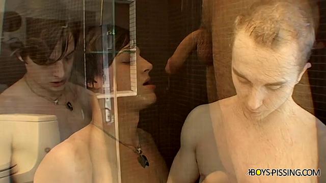Кайли Купер и Айден Джеймс трахаются с золотым дождём - Келли Купер и Айден Джеймс