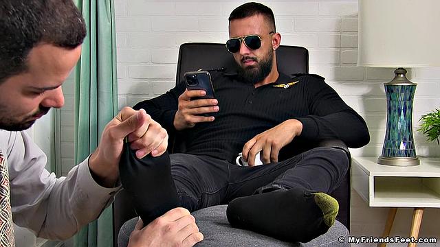 Пайлот Мауи получает поклонение - Мауи