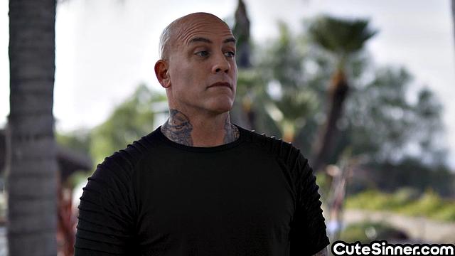 Cockhungry bigtitted petite gets fucked