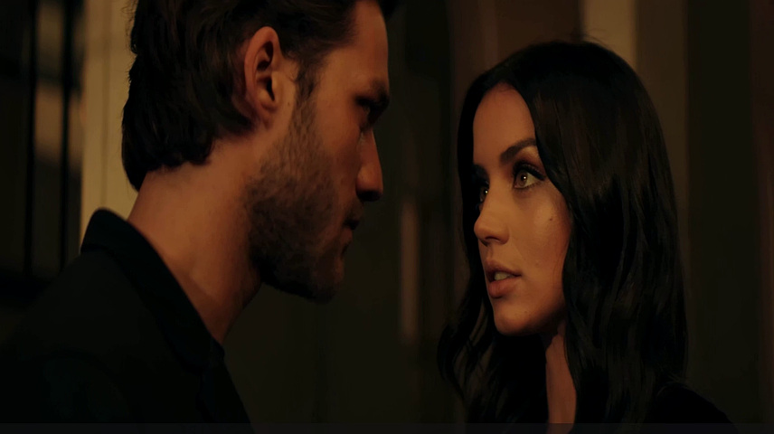 Ana De Armas in erotic scenes