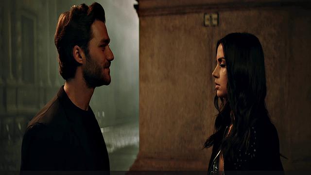 Ana De Armas in erotic scenes