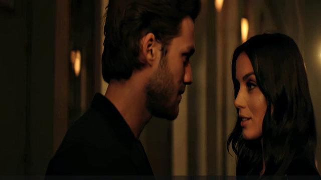 Ana De Armas in erotic scenes