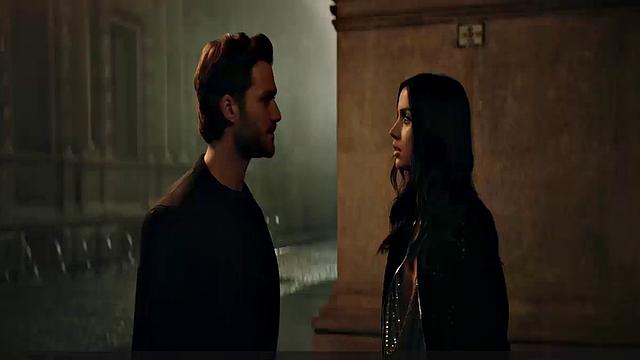 Ana De Armas in erotic scenes