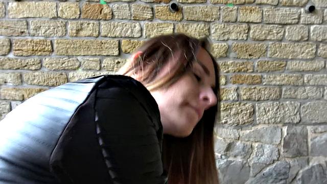 Без трусиков и жёсткий трах на природе