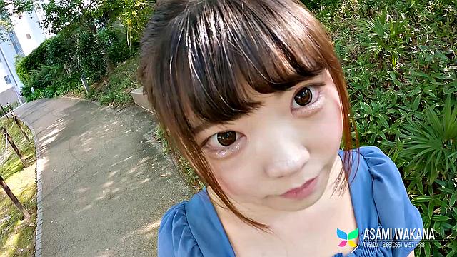 Азиатка в белье - трусы ищет, но чувство юмора на месте