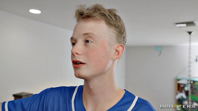 Thirsty Stepmom & Coach's Nerdy Daughter