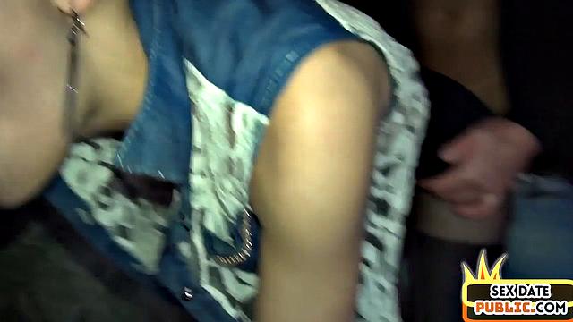 Nasty Petite enjoys pussybanging